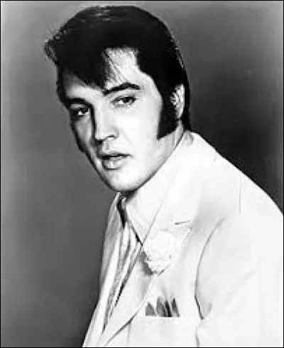 Avant son d&eacute;c&egrave;s, combien de ses disques avaient &eacute;t&eacute; vendus ?