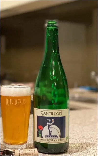 Dans le roman de Paul Arène de 1876, qu'est-ce qui est parfumée ?