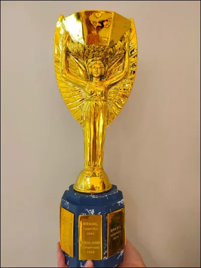Quelle équipe a gagné la première Coupe du monde en 1930 ?