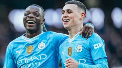 Qui est le joueur à droite de l'image ?