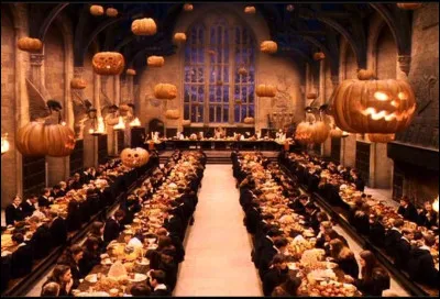 Dans quel film cet immense banquet est-il dressé pour fêter Halloween ?