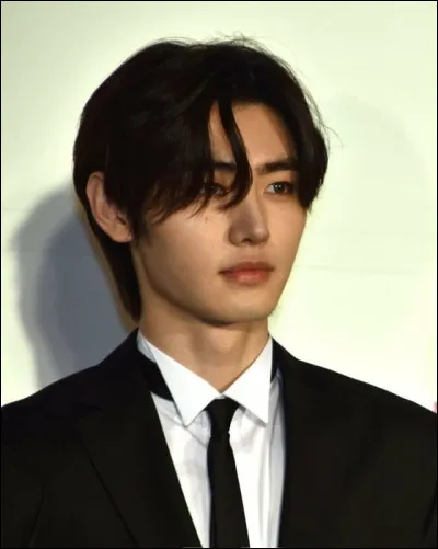 Est-ce quil a des fossettes ?