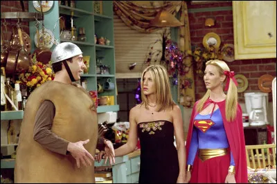 Dans quelle sitcom voit-on Ross, Rachel et Phoebe dans ces costumes d'Halloween assez originaux ?
