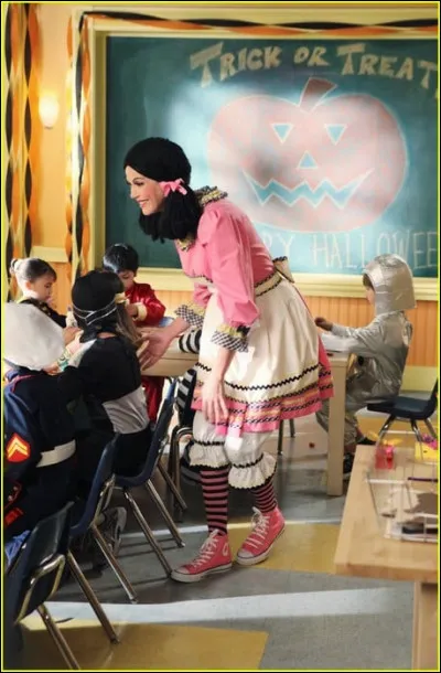 Voilà Susan Mayer qui est déguisée pour Halloween. Mais de quelle série est-elle un personnage central ?