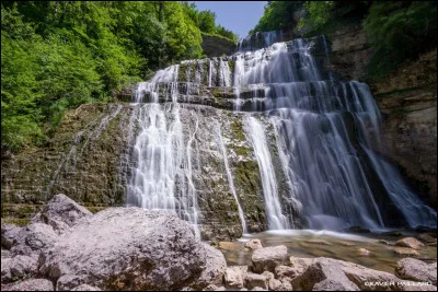 Quelquun vous demande votre avis sur une chanson quil adore et que vous détestez. Que lui dites-vous ?