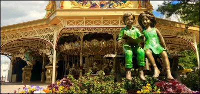 Est-ce que tu aimes les virages serrés dans les attractions ?