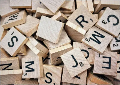 Au Scrabble, combien de points rapporte le mot "ENNUI", sans compter aucun bonus de points ?