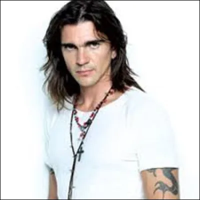 À quel chanteur colombien doit-on le tube "La Camisa Negra" en 2005 ?