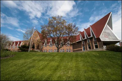 Tu arrives en avance de trente minutes, où te rends-tu ?