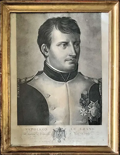 Napoléon a été exilé sur l'île de sainte Hélène parce qu'...