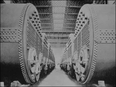 Quelle chaufferie commence à être inondée au même moment que les cinq premiers compartiments étanches ?