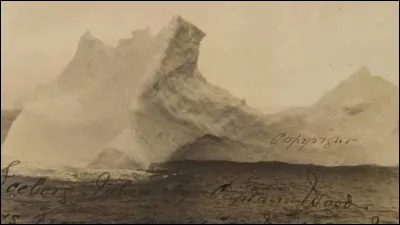 À quelle heure le paquebot reçoit-il trois nouveaux messages du Californian lui signalant de grands icebergs ?