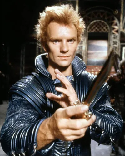 Quel acteur et chanteur américain est à l'affiche du film "Dune" sorti en 1984 ?