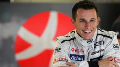 Ce pilote autrichien est l'un des premiers pilotes à porter les couleurs de Red Bull en Formule 1. Cependant, la firme de boisson autrichienne ne le garde que pour les saisons 2005 et 2006. Qui est ce pilote ?