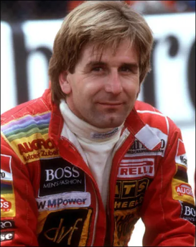 En Formule 1, peu de personnes peuvent dire que leur fratrie ou même leur descendance a pu accéder à la catégorie reine du sport automobile. Parmi ces familles, je vais vous demander de me nommer le premier membre de la famille Winkelhock à accéder à la Formule 1. Qui est-il ?