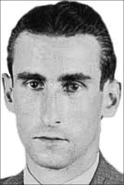 Pour cette question, j'espère que vous avez remarqué que vous avez maintenant une chance sur deux de trouver la bonne réponse. Continuons avec ce pilote uruguayen qui n'a participé qu'à deux GP en 1955 et 1956. Qui est-il ?