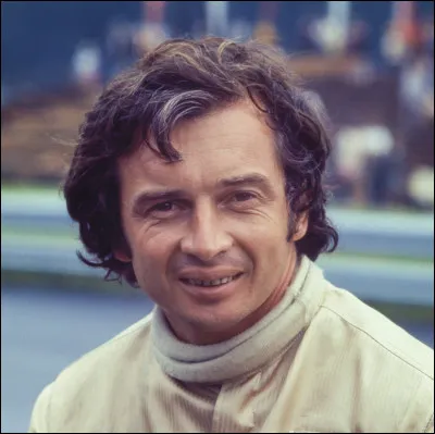 Personnellement, je ne connaissais pas ce pilote si ce n'est que son fils a présenté l'émission Automoto pour TF1 et qu'il est le beau-frère du pilote de la question suivante. Qui est ce pilote associé à l'écurie Matra ?