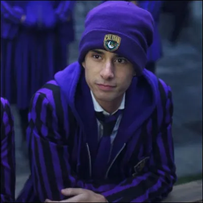 Il fait partie dun groupe délèves plutôt particuliers disons quil faut faire attention à son regard ! Qui est-ce ?