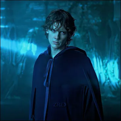 Sous son apparence normale, il renferme une nature monstrueuse quil peine à contrôler. Qui est-il ?