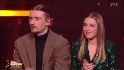 Qui est cette &eacute;l&egrave;ve &agrave; c&ocirc;t&eacute; de Pierre ?