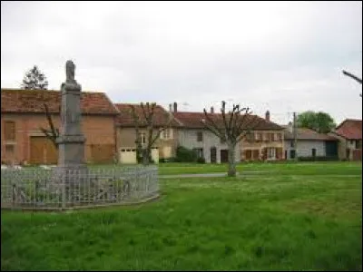 Petit village Ardennais de 89 habitants, sur les bords de l'Aire, Marcq se situe en région ...