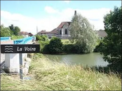 Nous sommes sur les bords de la Voire, à Rances. Petit village Aubois de 46 habitants, il se situe en région ...