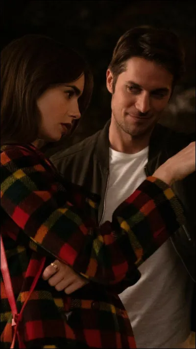 Dans "Emily in Paris", entre défis professionnels, malentendus culturels et romances parisiennes, qui fait battre le cur dEmily dans la capitale française ?