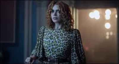 Qui est la professeure de musique (saison 2) ?