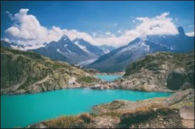 Qui a chant&eacute; "La Dame de Haute-Savoie" ?