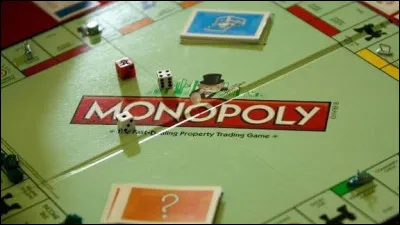 Dans le jeu "Monopoly" classique, quelle gare est situ&eacute;e entre les cases "Imp&ocirc;ts sur le revenu" et "Rue de Vaugirard" ?