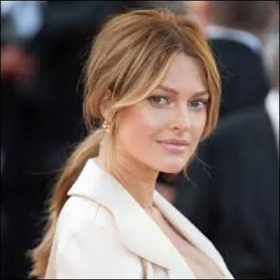 Quelle est cette Caroline révélée dans les émissions de télé-réalité Secret Story et Les Anges ?