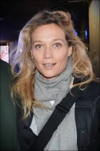 Quel a été le premier métier de l'humoriste et actrice Caroline Vigneaux ?