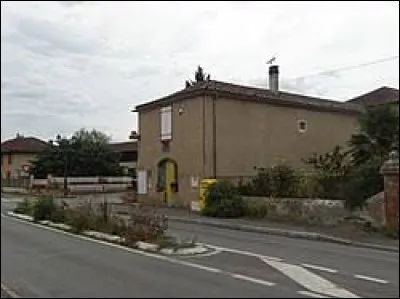 Village de l'arrondissement de Mirande, traversé par la Baïse et la Baisole, Saint-Michel se situe dans le département ...