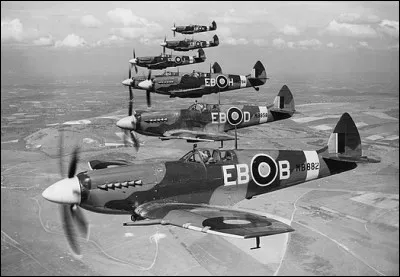 Comment se nomme la bataille aérienne que se livrent la Luftwaffe et la Royal Air Force pour la maîtrise du ciel, en 1940 ?