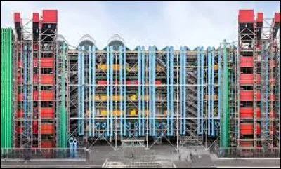 Combien d'uvres d'art moderne et contemporain ce centre abritait-il ?