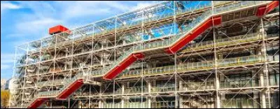 En quelle année ce musée a-t-il intégré le Centre de création industrielle créé par Mathey ?