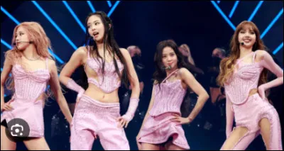 Qui est la danseuse principale du groupe ?