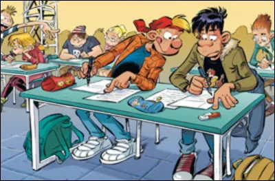 Nous buvons tranquillement notre café quand soudain, un gros bruit d'explosion retentit. Je parie que ça ___ de la classe d'Albert, le prof de chimie !