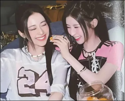 Qui a interpr&eacute;t&eacute; la chanson ''Woke Up in Tokyo'' ?