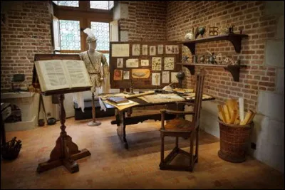 Le sfumato est une technique de peinture qui :