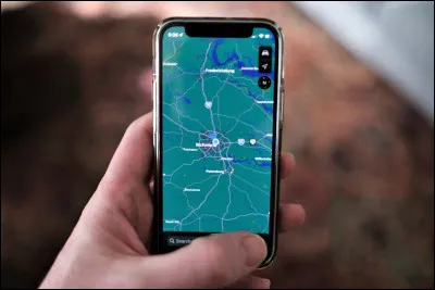 Est-ce que le GPS existait en 1985 ?