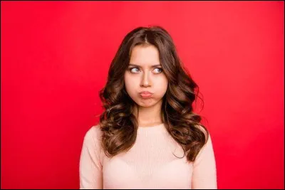 Quelle attitude doit adopter un arbitre face à un joueur contestataire ?