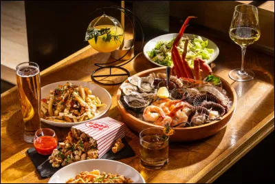 Tu entends un morceau inconnu dans un caf&eacute;. Que fais-tu ?