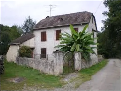 Notre balade commence en Nouvelle-Aquitaine, à Buziet. Village de l'arrondissement d'Oloron-Sainte-Marie, traversé par le Gave d'Oloron, l'Escou et l'Arrigastoû, il se situe dans le département ...