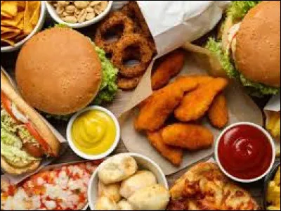 Dans quel fast-food Millie et Wendy se sont-elles arrêtées lors du trajet pour aller à Albany ?