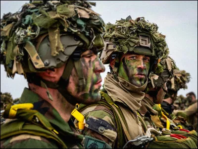 Comment surnomme-t-on les soldats de cette guerre ?