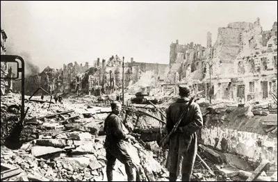 Pourquoi la Première Guerre mondiale est-elle considérée comme une guerre totale ?