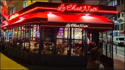 Comment s'appelle ce célèbre restaurant à Paris ?