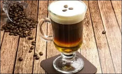 L'Irish coffee est une spécialité irlandaise. La recette est simple : du café chaud, du sucre roux, de la crème fouettée, tout cela servi avec quel alcool ?