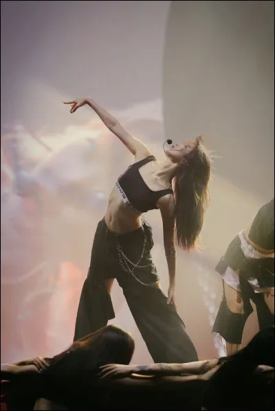 Elle a commencé à danser très jeune et poste souvent ses chorégraphies sur Instagram :